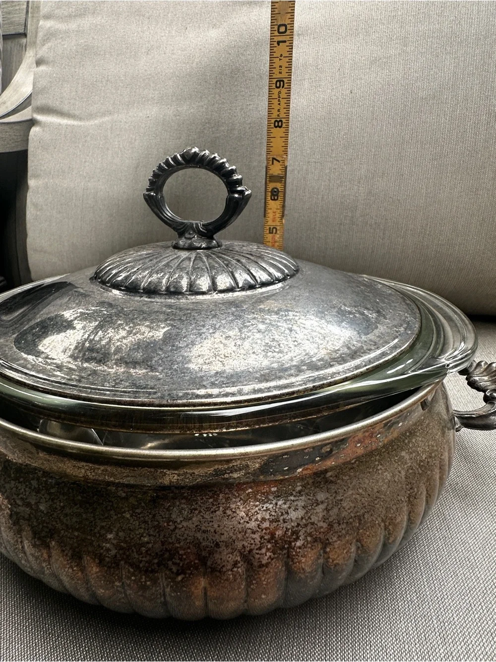 PYREX 024 Casserole 2 1/2 Qt With Silver Plate Cradle And Lid Vintage Antique